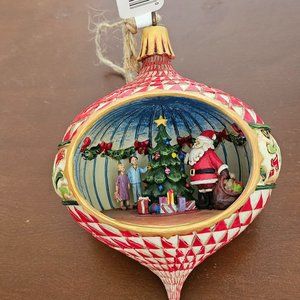 Jim Shore Christmas Scene Diorama; Hanging Ornaments; Family Tree Santa